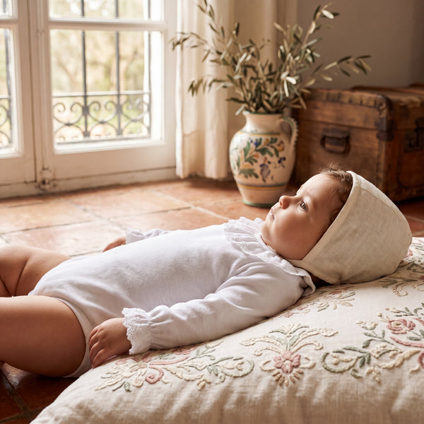 White Body Plumeti with Collar — view 2 — handcrafted in Spain — AGÜ Baby